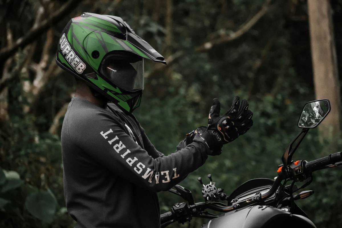 Chart showing top 5 exclusions in standard travel insurance policies for motorcyclists: engine size limits, lack of motorcycle endorsement, off-road riding, racing, and unlicensed operation