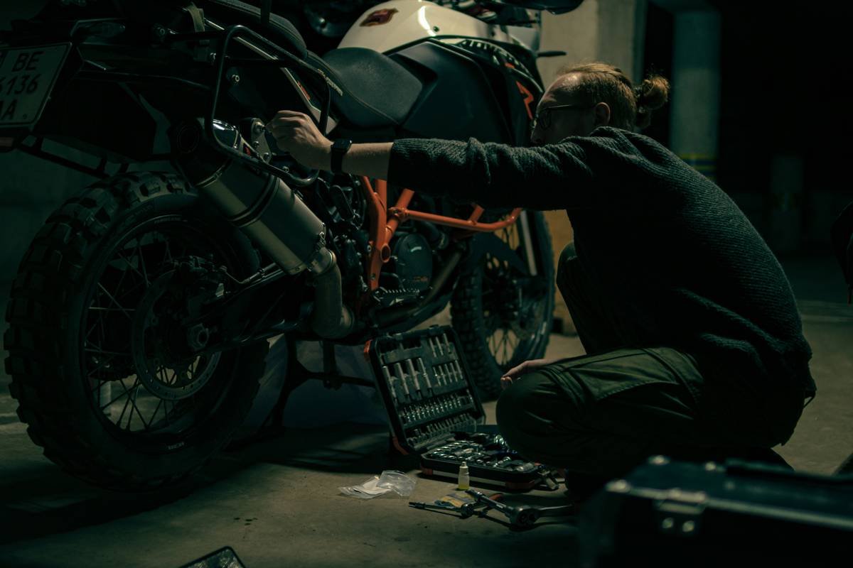 How to Avoid Motorcycle Accidents: A Rider’s Guide to Staying Safe (and Insured) on Rental Bikes